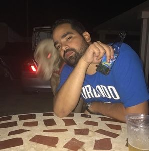 Meet your Posher, Ely saul